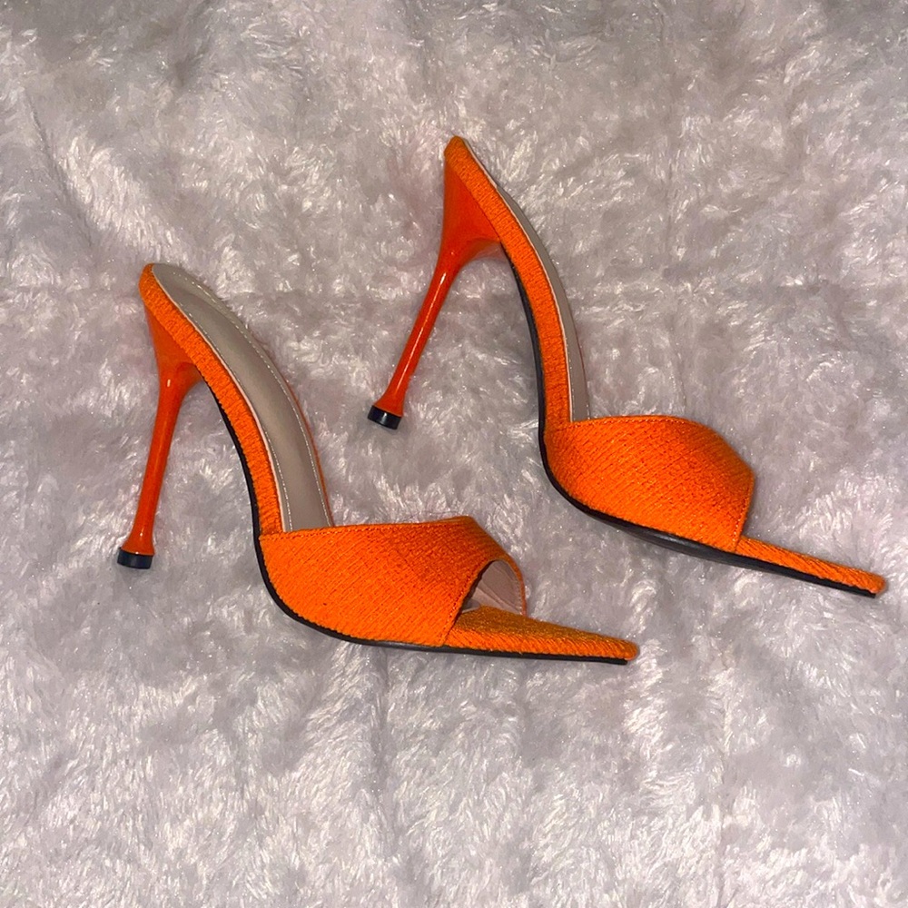 Orange Pumps